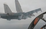 [ẢNH] Su-30SM Nga mang tên lửa Kh-31 uy hiếp tàu chiến NATO gần Tartus