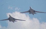 Tu-160 Nga thể hiện 'đẳng cấp thế giới' trước máy bay ném bom của Mỹ