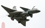 Chuyện gì sẽ xảy ra khi tiêm kích J-10C Trung Quốc đối đầu F-22A Raptor Mỹ?