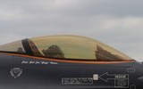 Bí ẩn lớp vàng dát mỏng trên kính buồng lái tiêm kích F-16 Mỹ