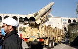 Iran ra mắt vũ khí siêu thanh 'vượt trội' Zircon và Kinzhal của Nga