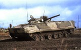 Pháo 2A72 của xe chiến đấu bộ binh BMP-3 dễ dàng xuyên thủng giáp M2 Bradley