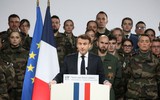 Tổng thống Pháp không loại trừ khả năng mở chiến dịch trên bộ