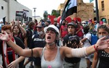 [ẢNH]: Người biểu tình Lebanon tiếp tục đòi thay máu chính quyền
