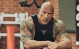 [ẢNH] The Rock: Từ cậu bé cao 1,9m bị xa lánh đến ngôi sao tỷ đô của Hollywood