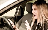 [ẢNH] Những cách thoát hiểm nhanh và an toàn cho người ngồi trong ô tô khi xe bị cháy