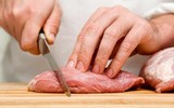 [ẢNH] Những loại thịt, hải sản dễ 'rước bệnh vào người' khi ăn tái, sống
