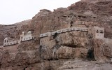 [ẢNH] Những công trình 'cheo leo' trên vách đá nổi tiếng trên thế giới