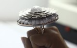 [ẢNH] Cận cảnh những chiếc nhẫn của Ấn Độ được đính hàng nghìn viên kim cương lấp lánh