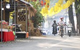 Hòa mình vào không khí đón Tết Nhâm Dần 2022 trên phố bích họa Phùng Hưng