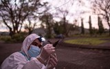 [Ảnh] Đội “thợ săn virus” trên dơi ở Philippines