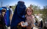 [Ảnh] Nhói lòng cảnh hàng nghìn gia đình tị nạn mắc kẹt ở Thủ đô Kabul 
