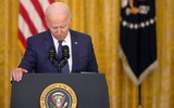 [Ảnh] Tổng thống Joe Biden đau đớn đón thi thể lính Mỹ từ Afghanistan