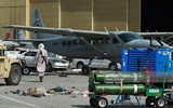 [Ảnh] Chiếm được sân bay Kabul, Taliban làm sao vận hành trở lại?