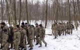 Hàng nghìn thanh niên Ukraine gia nhập lực lượng dự bị và ráo riết luyện tập