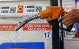 Giá xăng dầu liên tục tăng vọt, khi giảm thì nhỏ giọt