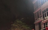 [Ảnh] Hiện trường vụ cháy cửa hàng đồ sơ sinh trên phố Tôn Đức Thắng lúc nửa đêm