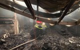 [Ảnh] Cận cảnh hiện trường vụ cháy nhà xưởng ở huyện Thạch Thất
