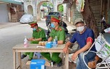 [Ảnh] Phong tỏa, lấy mẫu xét nghiệm cho người dân tại các xã ở huyện Thạch Thất