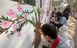 Xem học sinh ở Hà Nội vẽ bích họa 