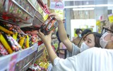 Hàng hóa thiết yếu ngập tràn các siêu thị ở Hà Nội