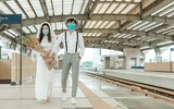 Bộ ảnh cưới đặc biệt tại tuyến đường sắt Cát Linh - Hà Đông trong những ngày vận hành 
