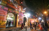 Đông đảo người dân Hà Nội đi lễ chùa cầu an trong năm mới