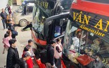 Bến xe ở Hà Nội nhộn nhịp trong ngày đầu năm mới