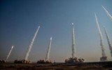 [ẢNH] Tên lửa Iran rơi cách tàu sân bay Mỹ 160km