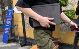 Những chiếc túi xách 'có một không hai' của nhân viên di tích Nhà tù Hỏa Lò