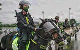 Cảnh sát cơ động kỵ binh xuất quân bảo vệ lễ khai mạc SEA game 31