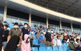Hàng nghìn khán giả đến SVĐ Mỹ Đình 'tiếp sức' đội tuyển điền kinh Việt Nam 