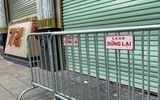 Nhiều quán karaoke vi phạm phòng cháy bị lập rào chắn, đóng cửa
