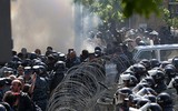 [ẢNH]: Đụng độ ác liệt giữa người biểu tình với lực lượng cảnh sát ở Yerevan