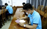 [ẢNH] Công Phượng, Quang Hải cùng đồng đội phấn khởi đi bầu cử