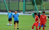[ẢNH] Công Phượng, Quang Hải tập 'cực sung' chờ đấu Trung Quốc