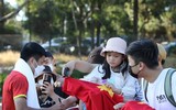 Quang Hải, Công Phượng 'mỏi tay' ký tặng người hâm mộ ở Australia