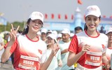 Hoa hậu Đỗ Thị Hà, Thanh Thủy khoe sải chân dài trên đường chạy Phú Yên