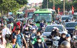 Bến xe, các tuyến đường cửa ngõ đông nghịt người dân rời Thủ đô nghỉ lễ