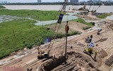[ẢNH] Cận cảnh cây cầu hơn 2.500 tỷ bắc qua sông Hồng được phép thi công trong giãn cách