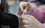 Hà Nội bắt đầu tiêm vaccine Covid-19 mũi 3 cho người dân, người cao tuổi có bệnh nền cũng được tiêm