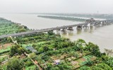 Ảnh flycam bãi giữa sông Hồng - nơi được đề xuất làm công viên văn hóa