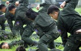 Xem nữ Cảnh sát cơ động dự bị chiến đấu Hà Nội trình diễn đẹp mắt 