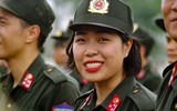 Xem nữ Cảnh sát cơ động dự bị chiến đấu Hà Nội trình diễn đẹp mắt 