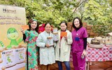 Cận cảnh chợ tết 0 đồng ấm lòng bệnh nhân ở Hà Nội