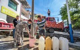 Người dân Trung Quốc ‘quay cuồng’ trong nắng nóng và hạn hán nghiêm trọng
