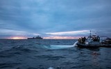 Cận cảnh hoạt động trục vớt xác khinh khí cầu Trung Quốc của Hải quân Mỹ