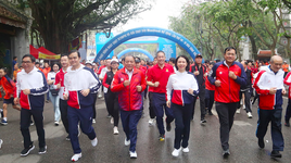 Gần 5.000 người tham gia Ngày chạy Olympic, chạy vì hoà bình