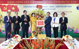 Bí thư Thành ủy Hà Nội: Mỗi cán bộ y tế hãy là tấm gương sáng về chuyên môn và đạo đức