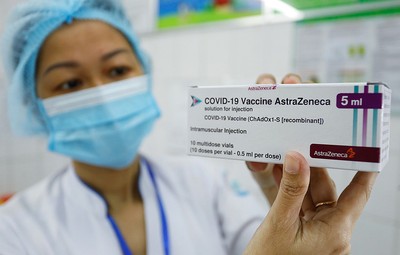 Bộ Y tế nói gì về thông tin vaccine COVID-19 AstraZeneca có nguy cơ gây đông máu?